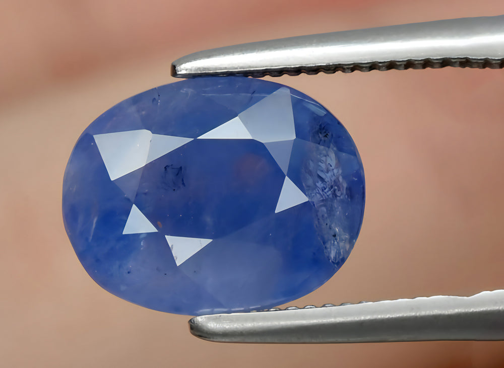5 Diamond Alternatives, Including Unique & Rare Gemstones